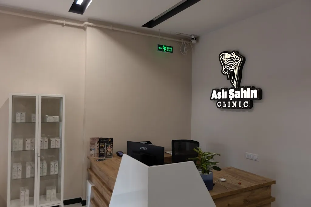 Uzm. Dr. Aslı Şahin Dermatoloji Kliniği