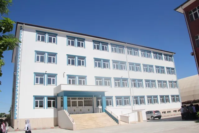 Yahya Kemal Beyatlı Anadolu Lisesi