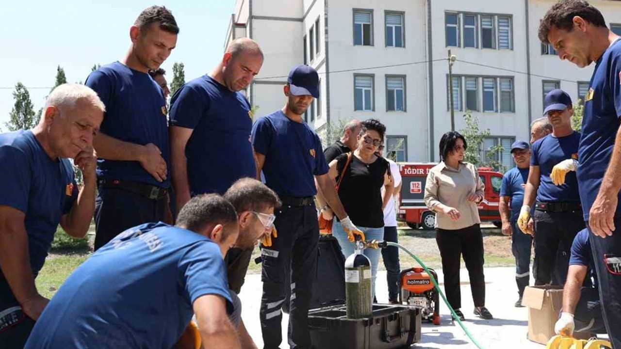 AFAD’tan , itfaiye personeline arama kurtarma eğitimi verdi