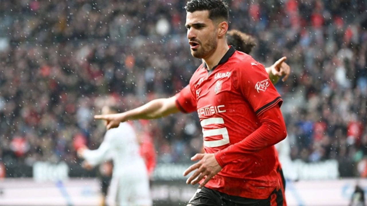 Bayer Leverkusen'in Martin Terrier baskısı