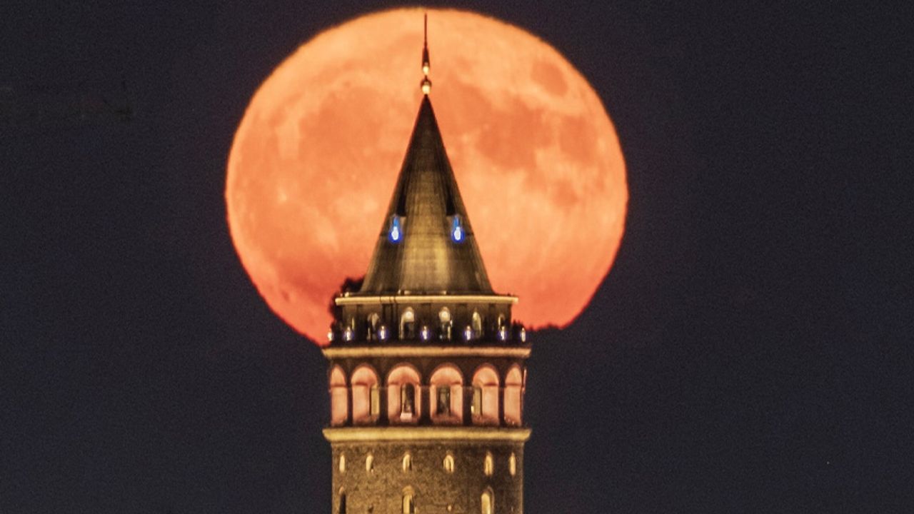 Dolunay İle Galata kulesi buluştu!