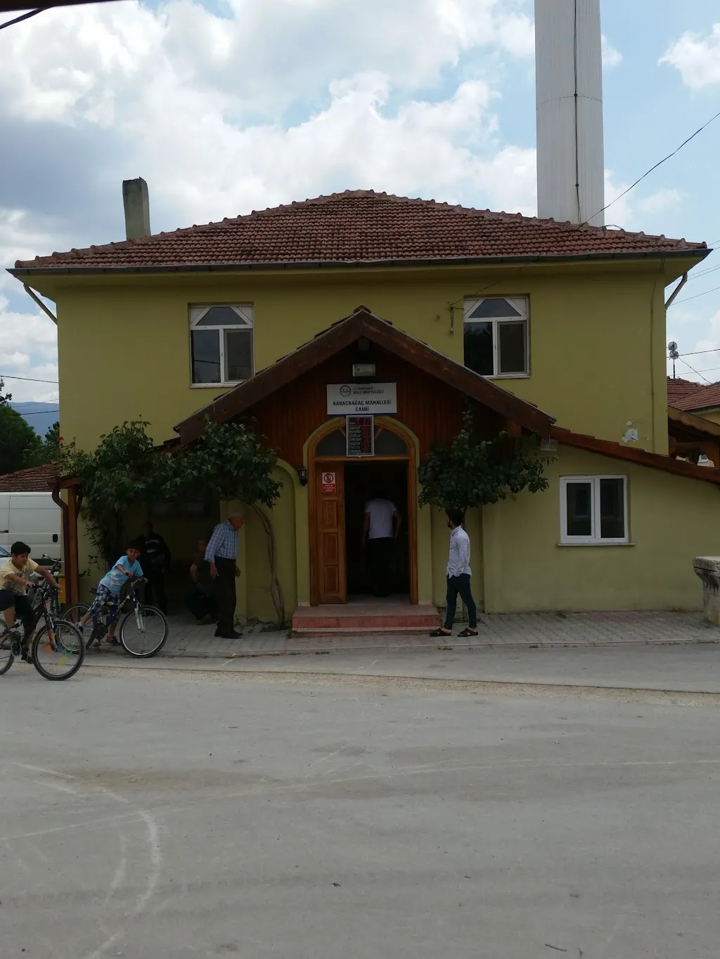 Karacaağaç Mahallesi Camii