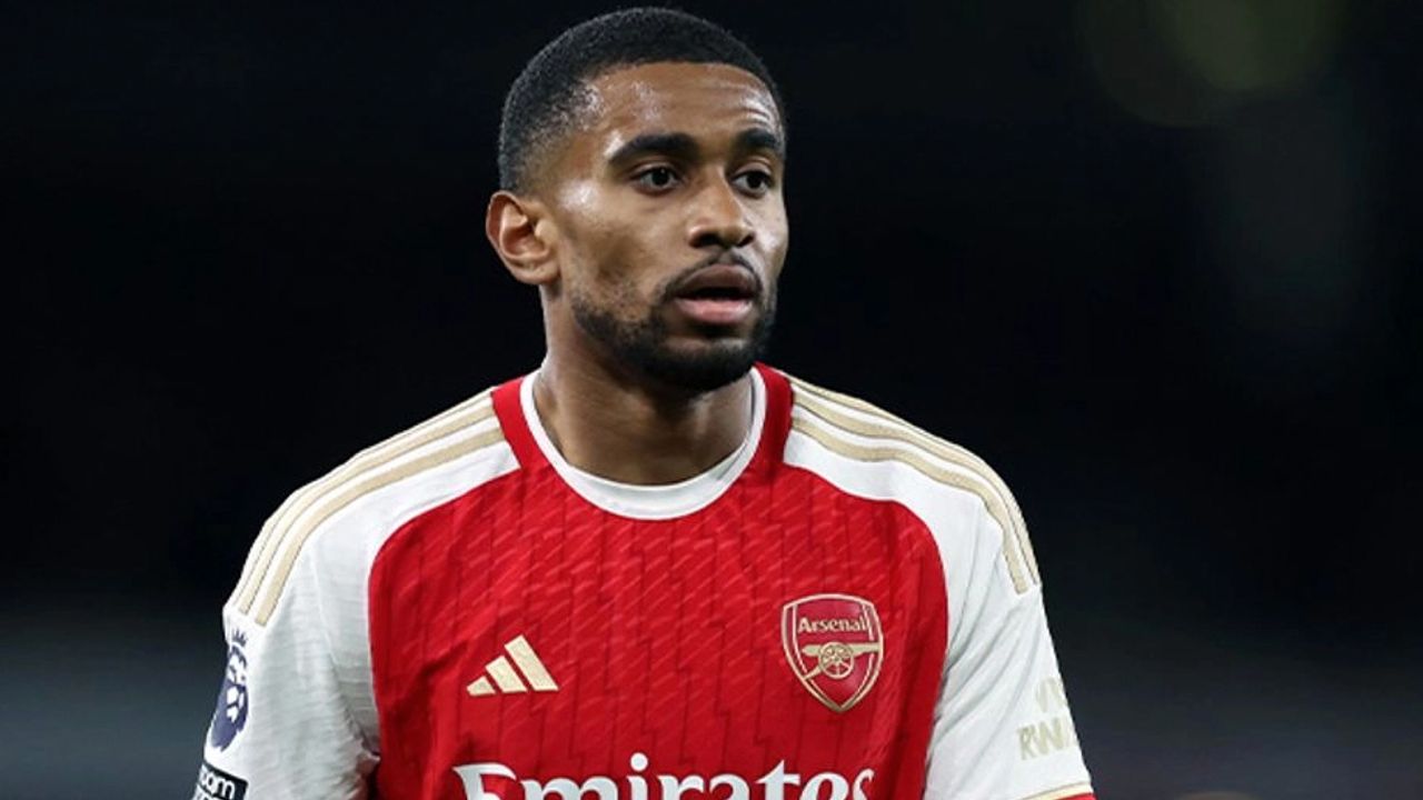 Leicester Reiss Nelson için bastırıyor