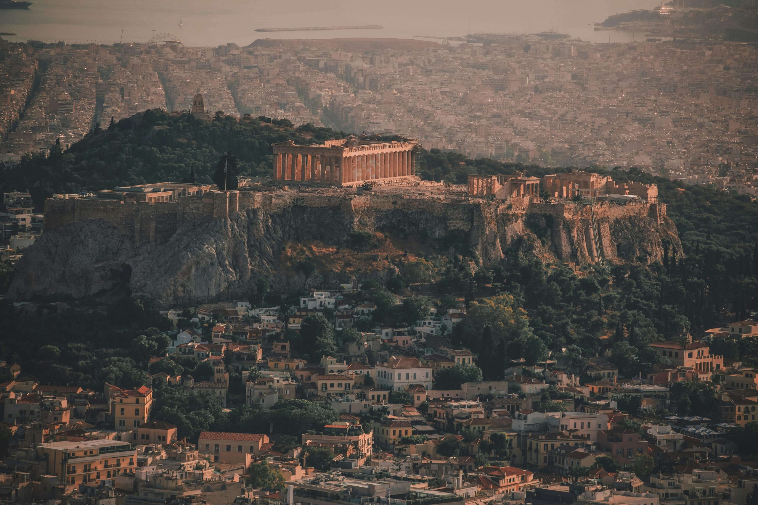 Sıcak Hava Dalgası Akropolis’i Kapattırdı