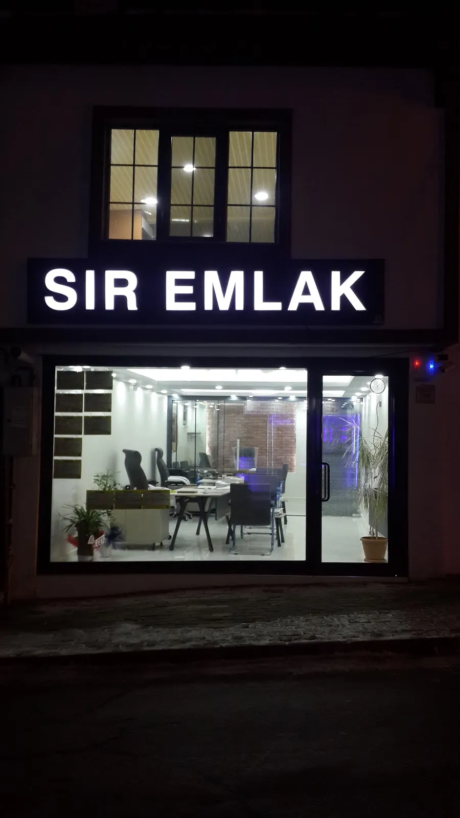 SIR EMLAK