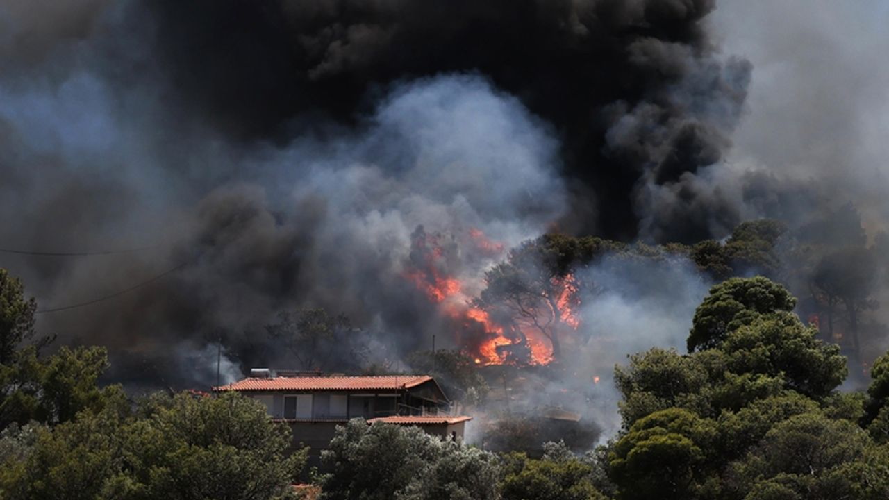 Yunanistan’ın birçok bölgesi yüksek yangın riskiyle karşı karşıya