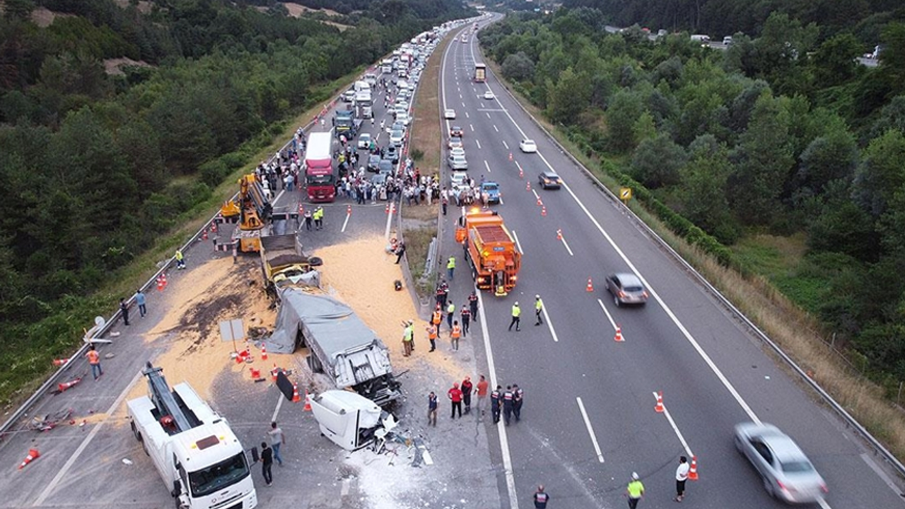 113 kilometre hızda el frenini çekti! Sevgilisi öldü!