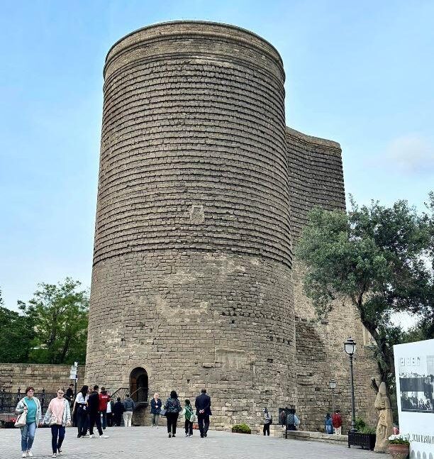 Bakü Gezi Rehberi: Azerbaycan’ın Tarihi Başkenti