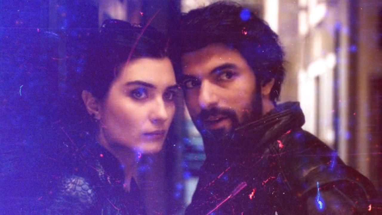 Engin Akyürek ve Tuba Büyüküstün'lü 'Kara Para Aşk' sürprizi!