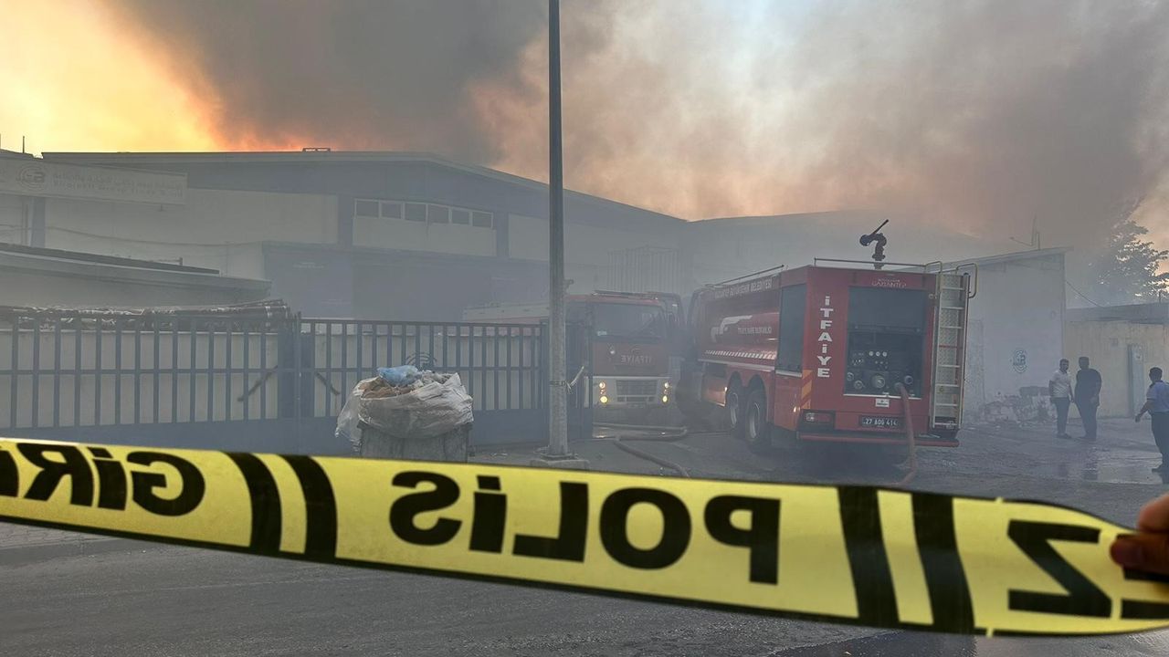 Gaziantep'te elyaf fabrikasında korkutan yangın: Yaralılar var