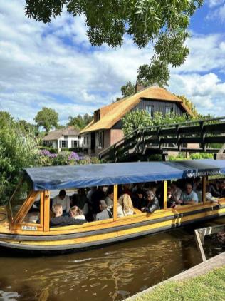 Giethoorn Gezi Rehberi: Hollanda’da Bir Masal Diyarı