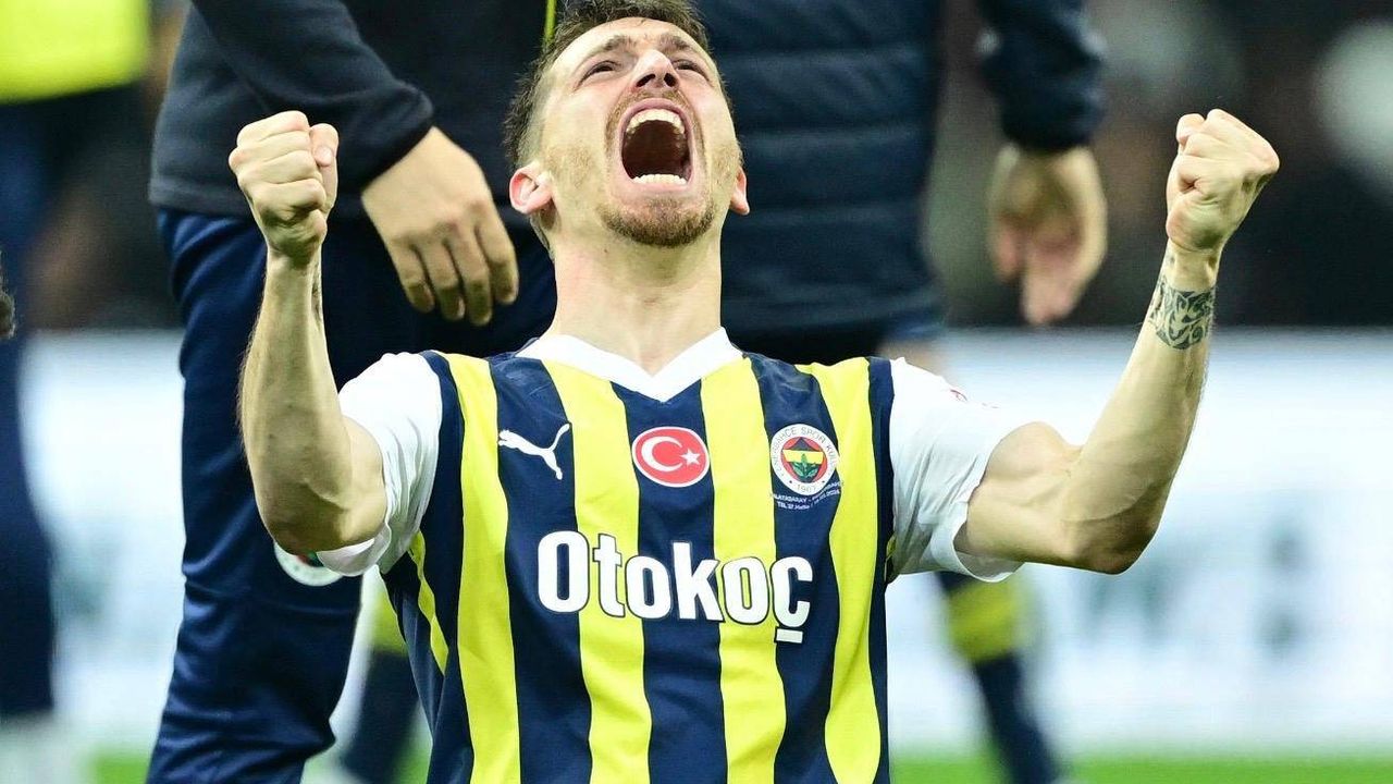 Mert Hakan'dan Galatasaray'a olay gönderme