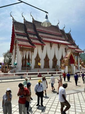 Phuket Gezi Rehberi: Çok Renkli Ada