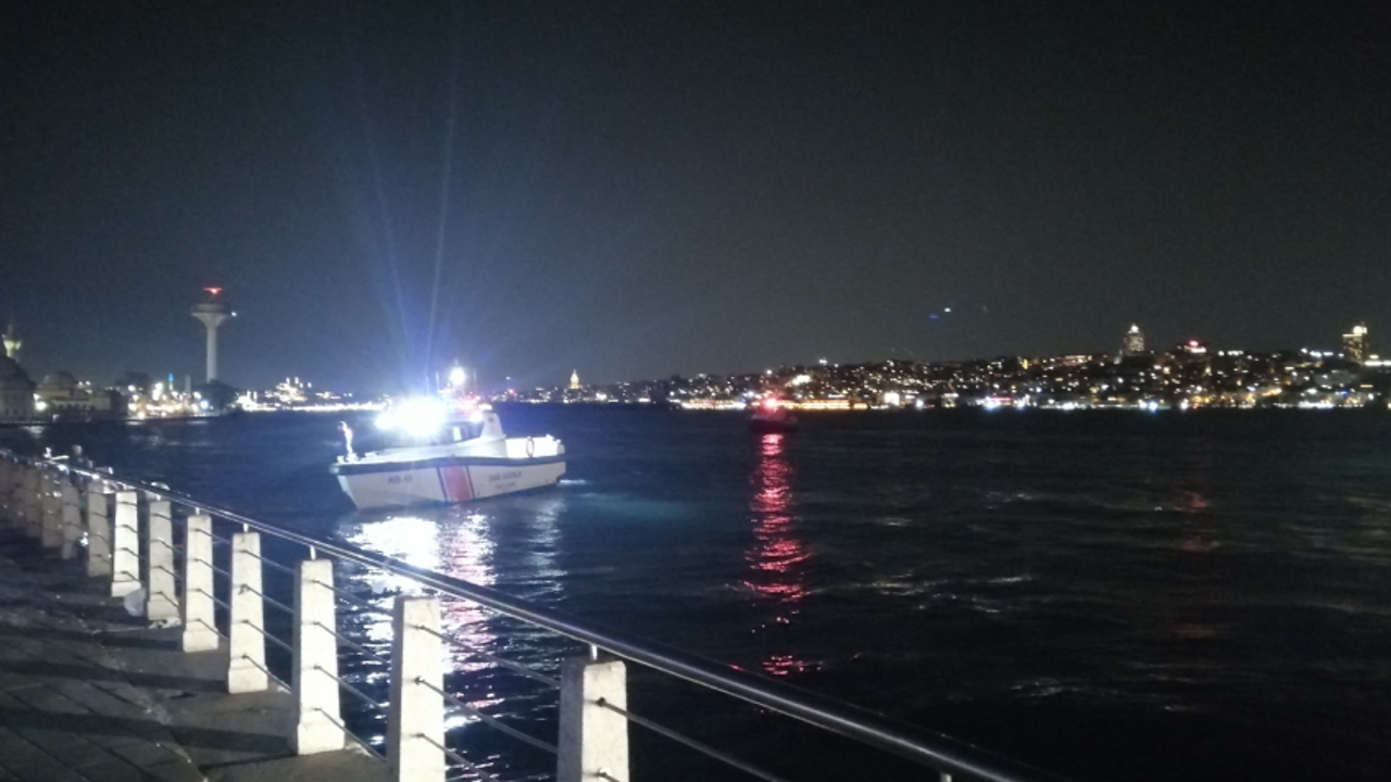 Üsküdar'da denize düşen kadın kayboldu