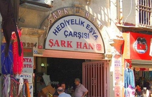 Eminönü Gezilecek Yerler: Tarihi Yarımada’nın Kalbine Yolculuk